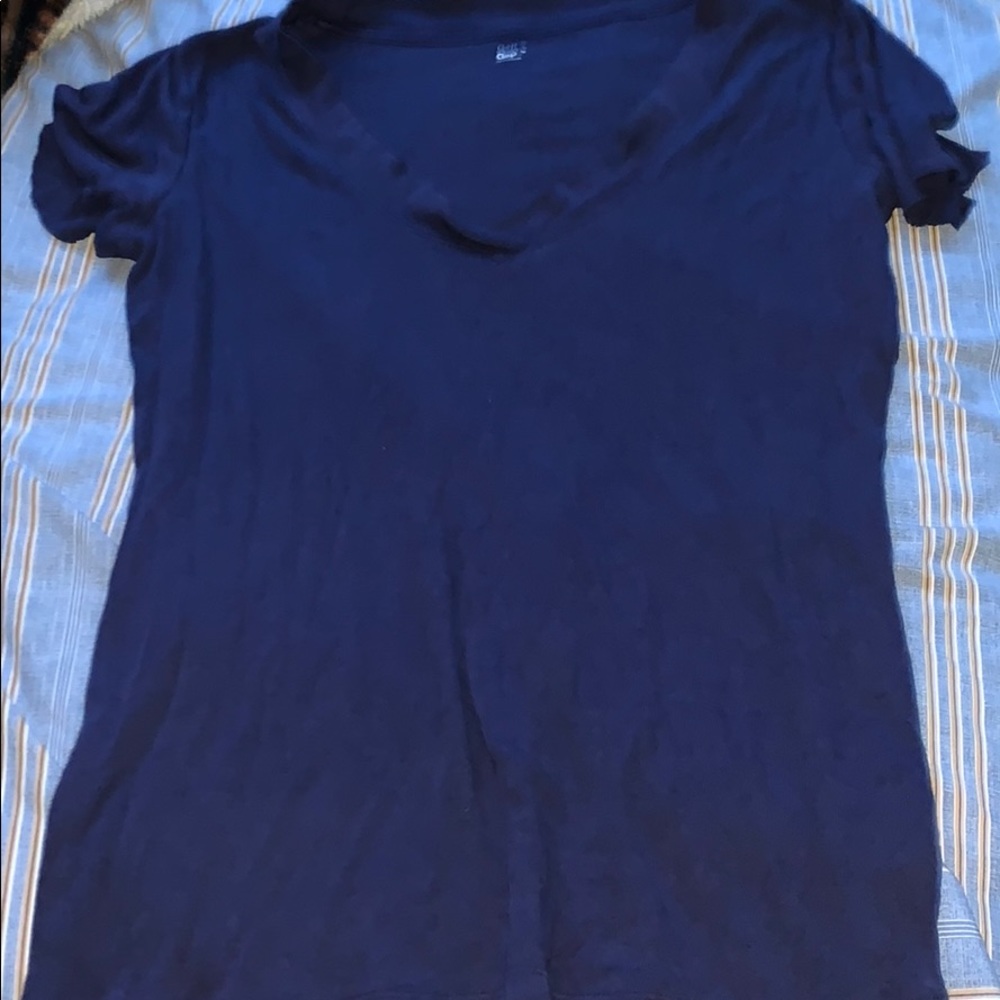 Tee shirt v neck
